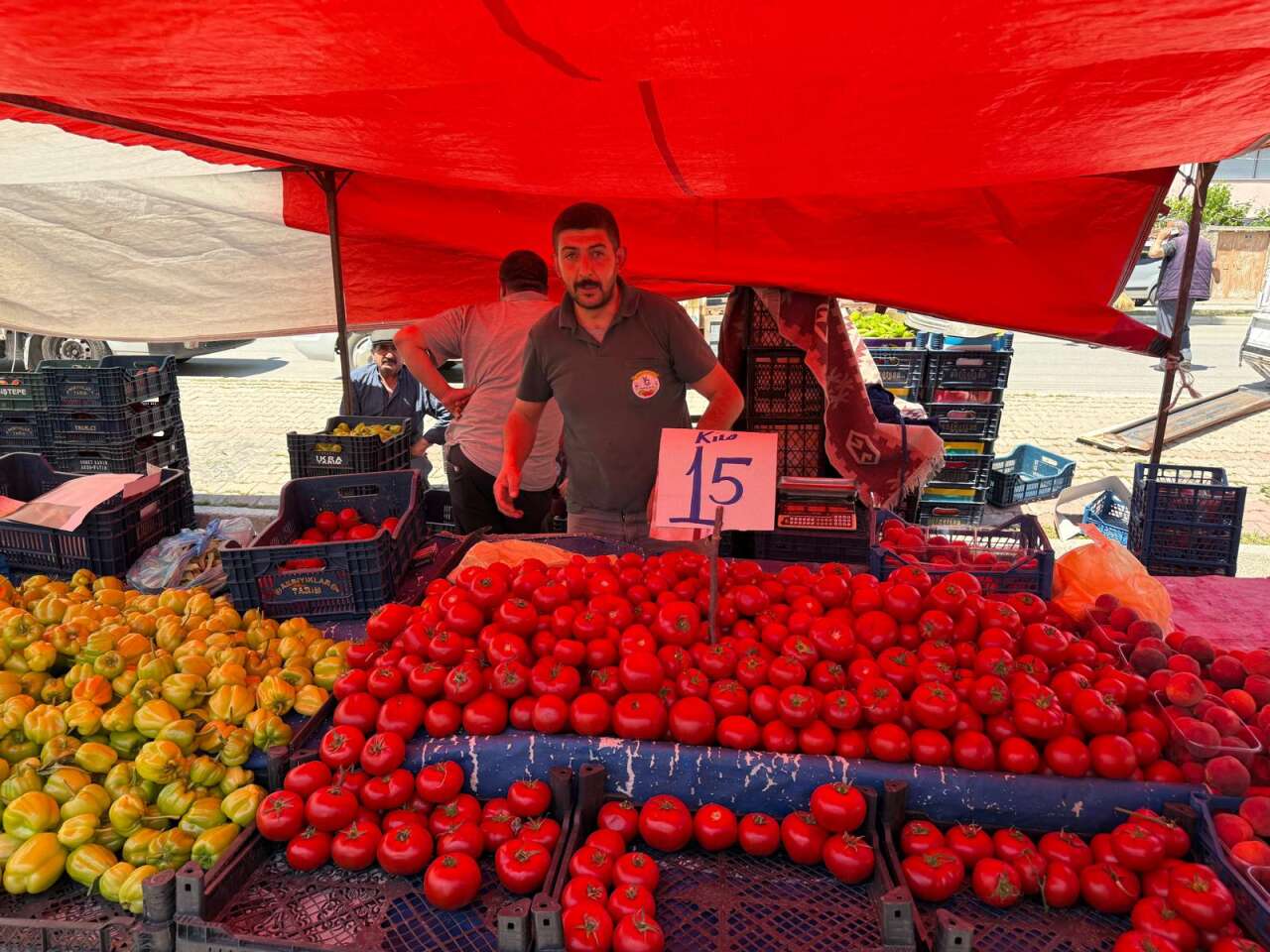Konya’nın pazarlarında yaz bereketi! Tezgahlar renklendi, fiyatlar dikkat çekti 10